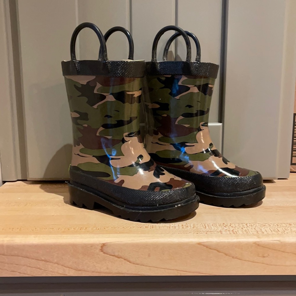 Western chief camouflage rain boots